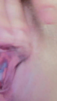 Wifey, sahnige muschi masturbiert