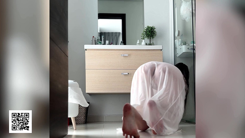 Alina Rai: Ngày dọn dẹp hư hỏng của mẹ kế