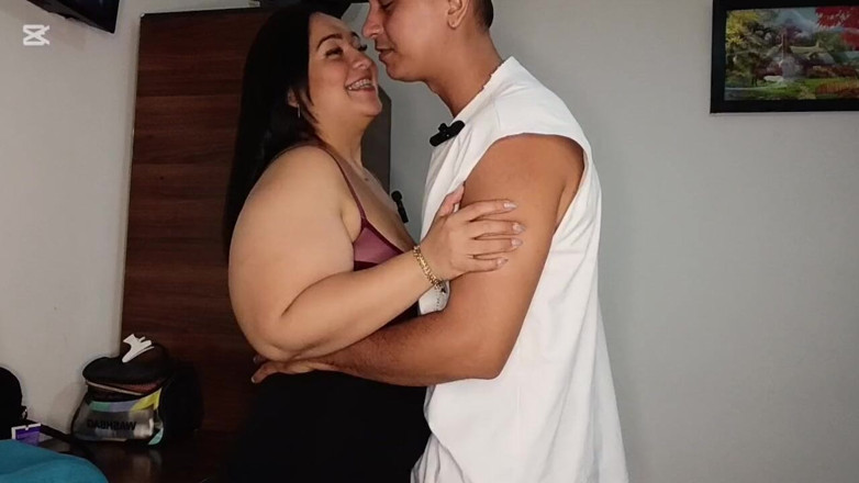 DimitryOfficial: ぽっちゃり浮気者が夫を裏切り、恋人とセックスしている自分を録画