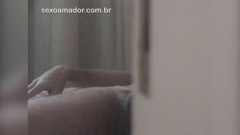 Amateurs videos: Gadis meninggalkan lubang pintu dan ketahuan berhubungan seks dengan pacarnya