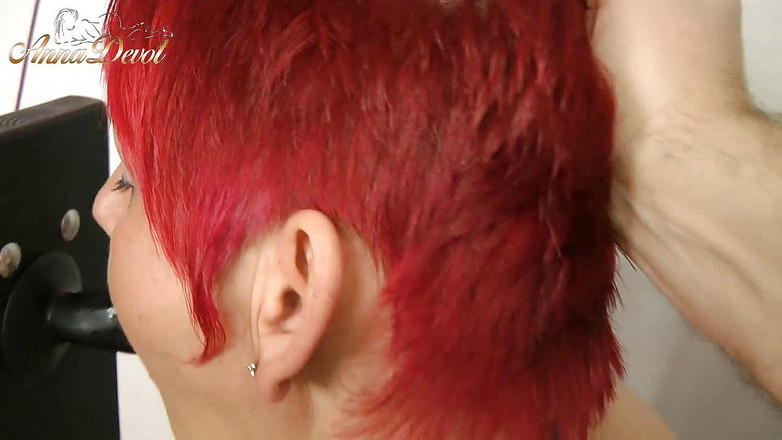 Anna Devot: 与主人的深喉课程