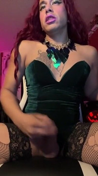 Dressed as Poison Ivy and Cumming