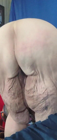 Klatsche für diesen dicken fetten arsch oh stiefvater, ich war ein sehr freches mädchen