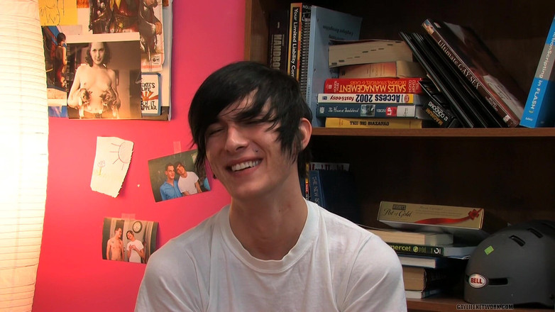 Beddable Boys: Sexy Twink Aidan Chase Gives an Interview