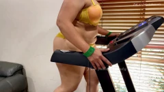 Hira Indian Beauty - Sexiest and Erotic Lingerie Workout on Treadmill
