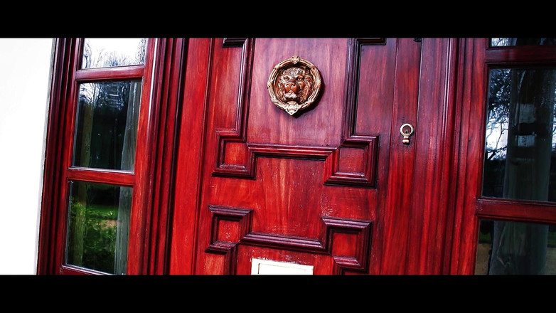 Onlyvids: हॉट लड़की खुशी से कराहती है क्योंकि विशाल लंड उसकी चूत चोदता है