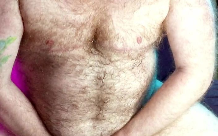 RonBeastlyFTM: Připoutala jsem hračku na polštář, abych na ní mohla jezdit,...