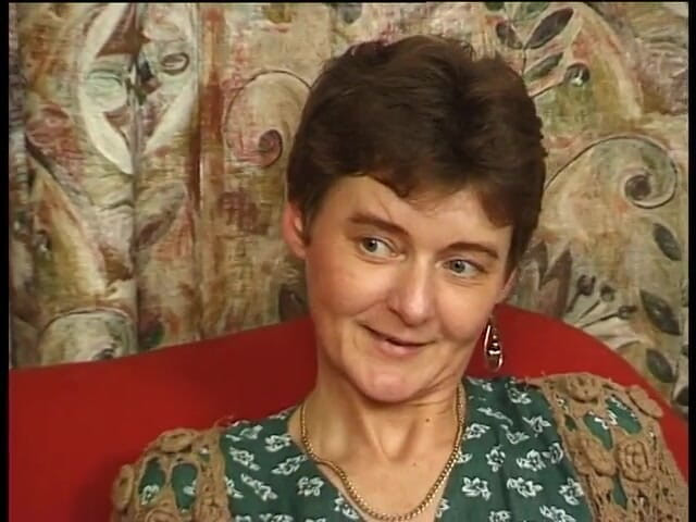 VintageXMovies: Oma naast de deur belooft me wat geld als ik...