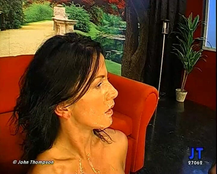 Big Boobs Babe: Eşimin mega göğüslü kız arkadaşı durmadan istiyor