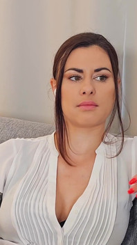 Billie Star schoo girl recebe facial - entrevista