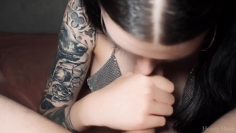 Honey Haze: Nádherná nevlastní sestra mi tvrdě kouří. Zlato haze