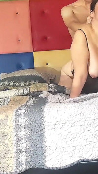 Velká kráska má kozy visí, když je ošukaná zezadu