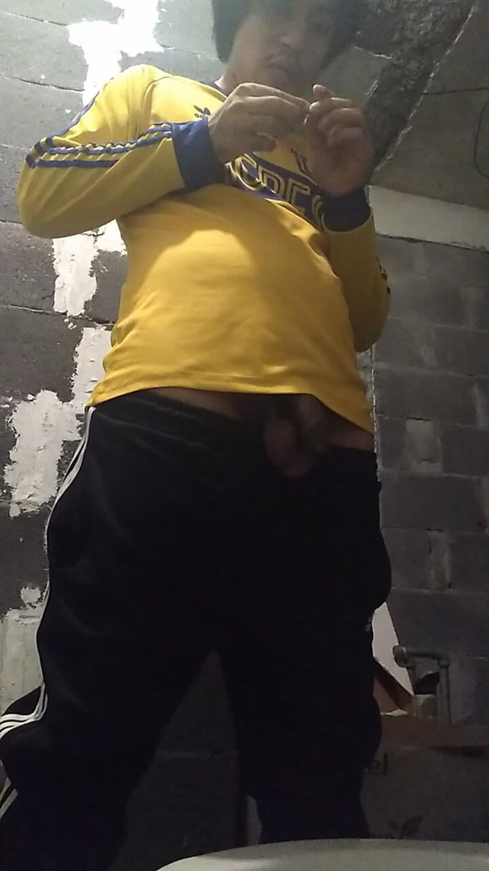 AlexAlejandro13: Uma Meada no Banheiro