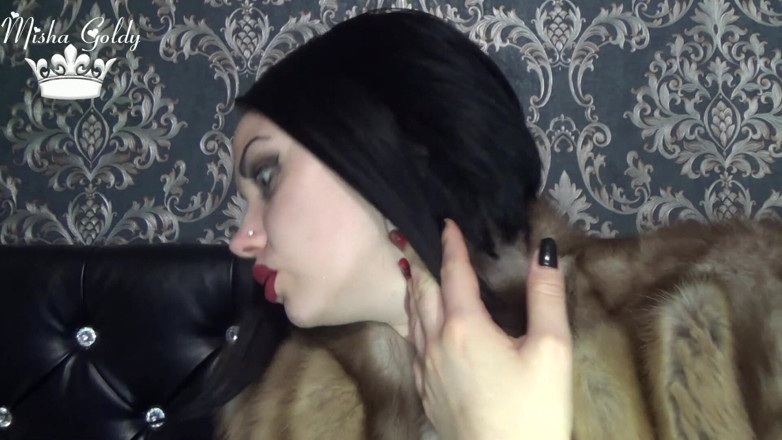 Goddess Misha Goldy: แกรักริมฝีปากและสีปากของฉัน