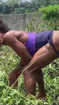 Une Africaine à longue bite se fait baiser