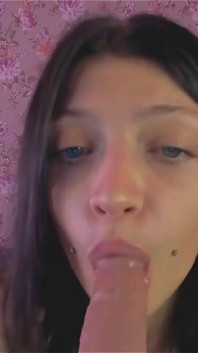 Nedbalé kouření s Ahegao a slinou je to, co potřebujete právě teď!