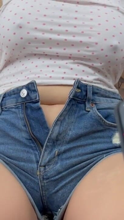 SassyTiff: Sexy blondýna s velkými prsy šuká