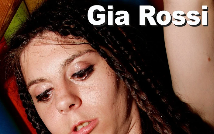 Picticon bondage and fetish: Gia Rossi обнаженная в офисном розовом