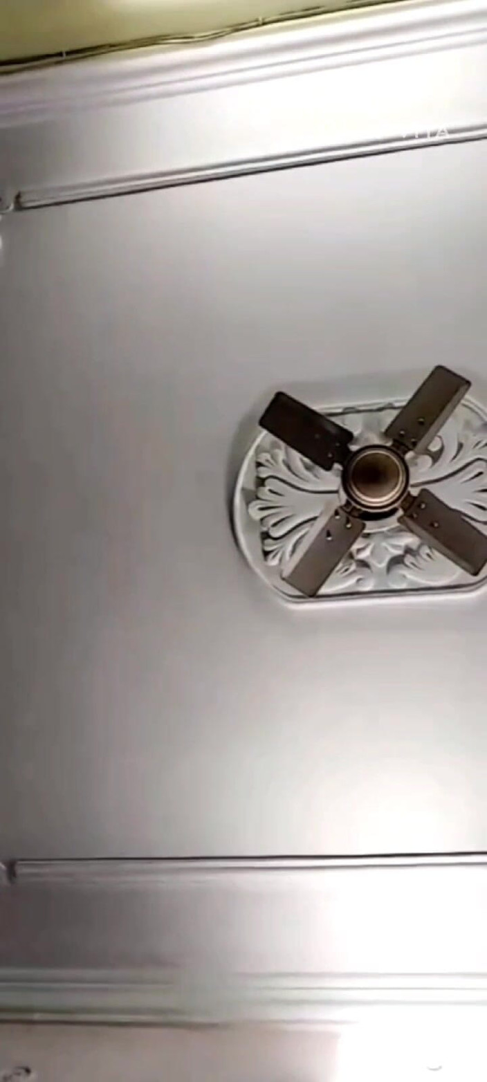 Fuker: Batang besar dengan pancutan mani besar