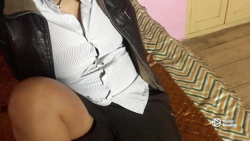 Hot desi gf fingering herself at home (Couple's Diary)