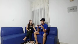 Seks bağımlılığı tedavisi, üvey kız kardeş üvey erkek kardeşiyle seks yapıyor çünkü ona seks bağımlılığında yardım etmek istiyor