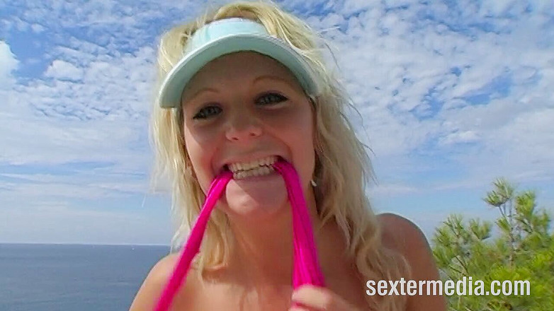 Beachbitches: 裸体海滩荡妇后台