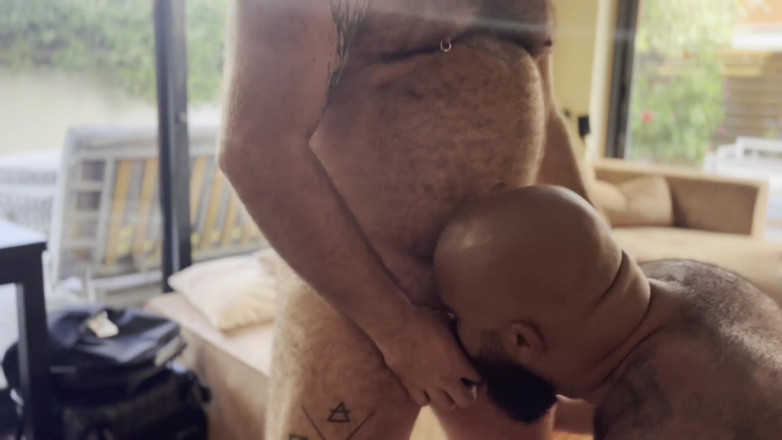 ScruffyStocky: Una cubanacubba ed una tarchiata scruffata si divertonoaa a due...