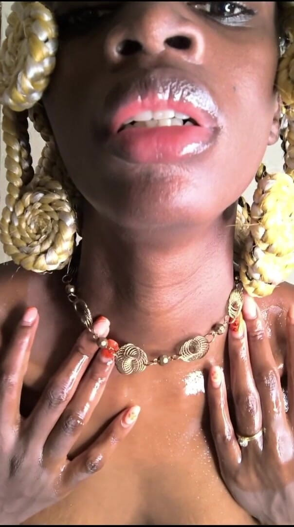 Missblackreey: Ölige solo-ebenholzgöttinnen-show