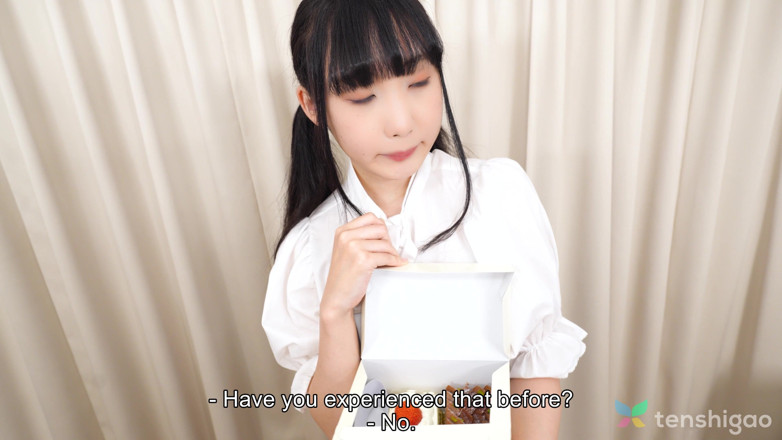Tenshigao: 凛南波がかわいい制服で戻ってきて、甘くて毛深い秘部を見せびらかす