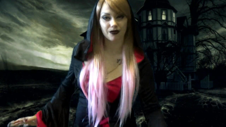 Goddess Misha Goldy: main tumhari Evil Vampire Mistress hoon aur main tay kar...