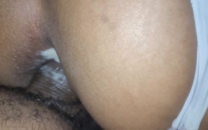 anal_queen_amateur: Máy bay bà già này có một cái mông rất...