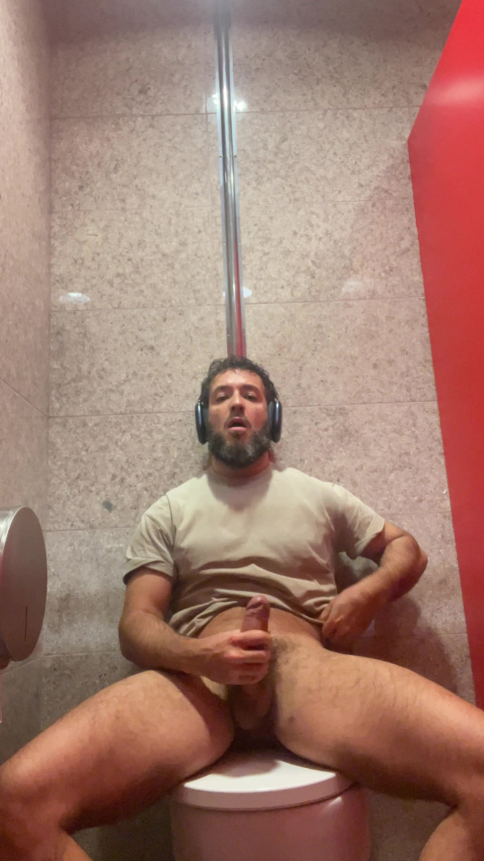 Paul Tergeist: Masturbándose en el aeropuerto