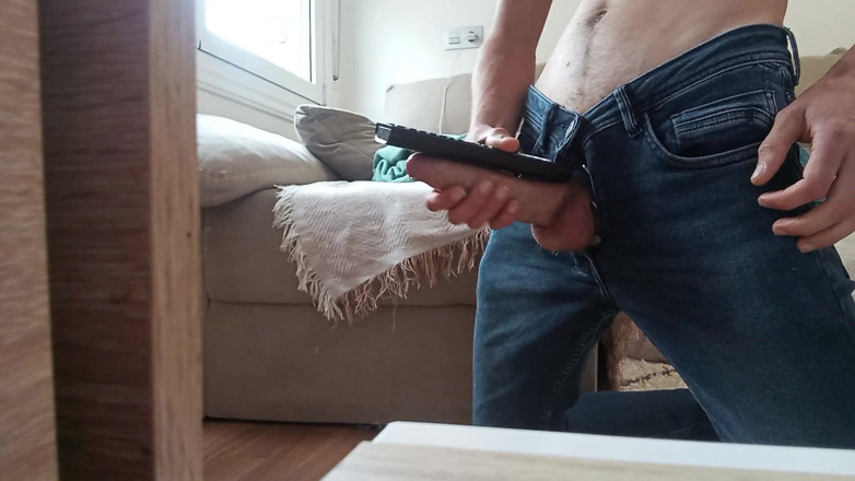 Elvissc: The Horny Jerk off with the Nice Big Cock Jerks...
