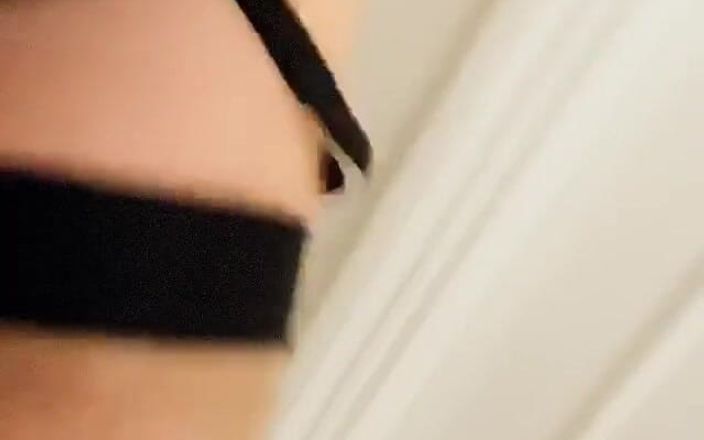 Alicia Rhodes: 我的小猫和屁股得到一些很好的爱前一夜的早晨