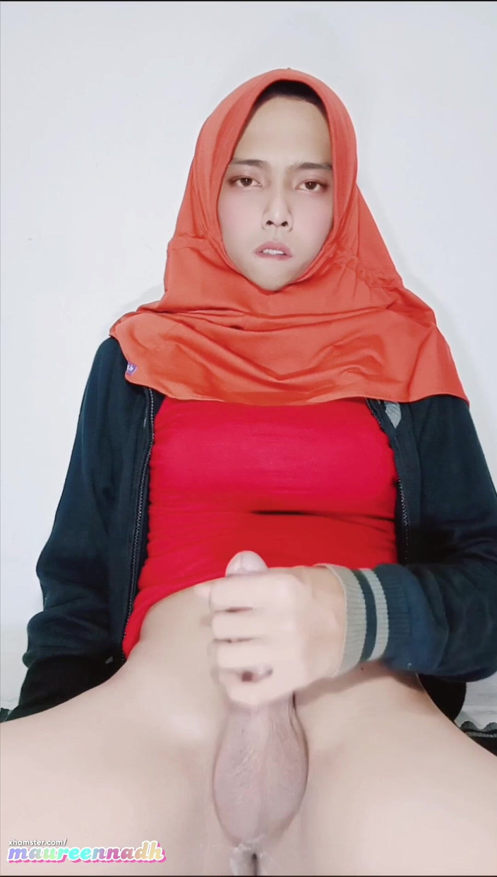 MaureenNadh: 戴穆斯林头巾的亚洲女郎娘娘腔