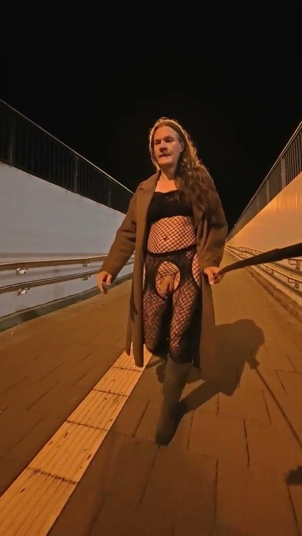 Slut Bella: Naked at the Train Station and in the City