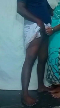 Novia india follando en casa del pueblo