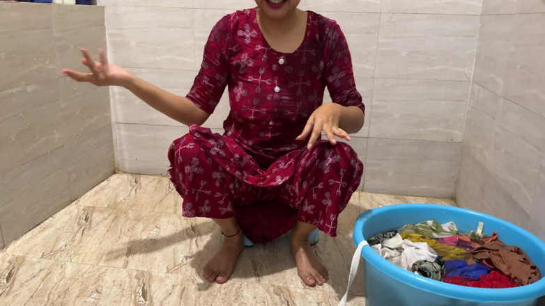 Saarabhabhi6: Bonita indiana primeira vez sexo com Devar! Mijando na frente...