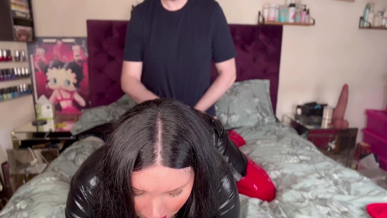 MissFFW: Miss ffw lässt freund ihre neue vibrierende schwanzhülle ausprobieren