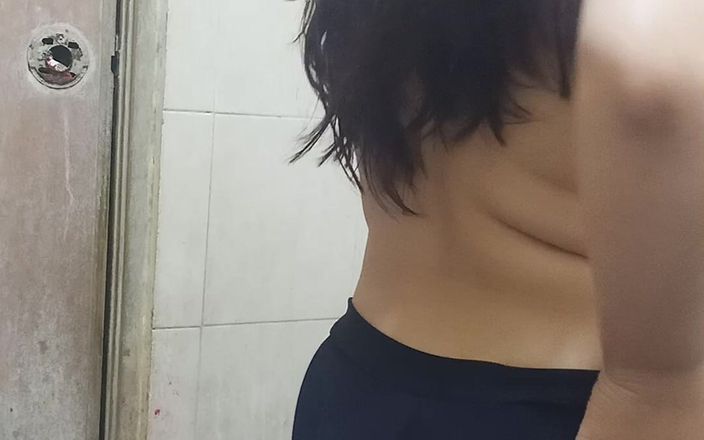Vaginabig88: Fai un bagno con tua cognata fino al crot parte 1
