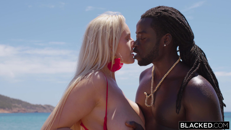 Blacked: Blacked questa moglie calda era alla ricerca di divertimento in...