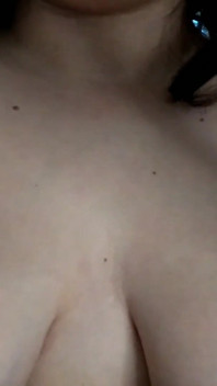 Candy blowjob an großen nippeln
