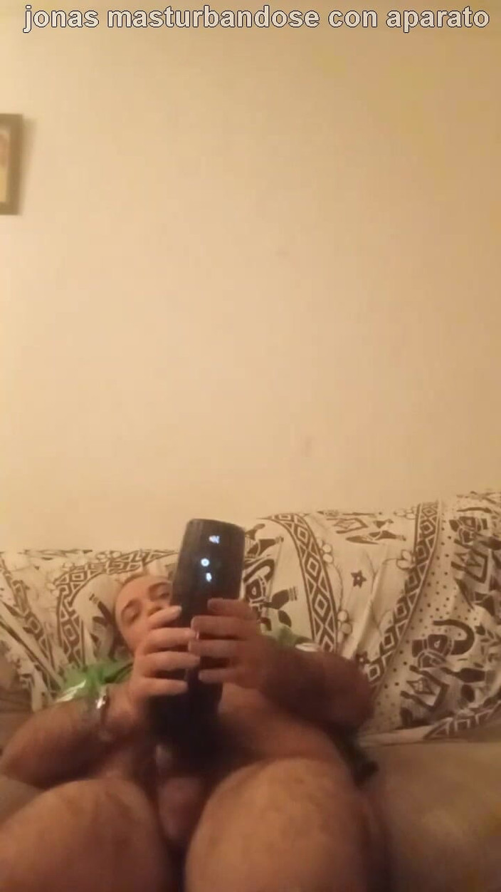 Meztiso: Jonas masturbasi dengan bribrador