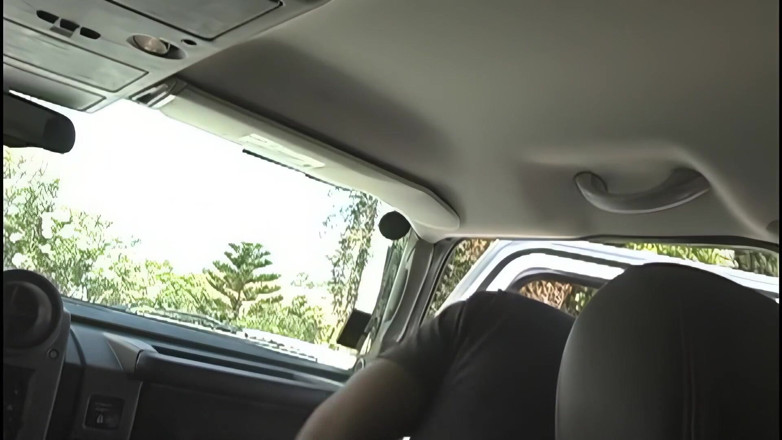 Get Your Fix: Blondine mit gepiercter muschi wird in beide löcher im auto...