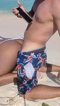 Eu Não Me Importo Que Estejamos Na Praia, Eu Ainda Vou Te Foder Na Porra Da Enteada