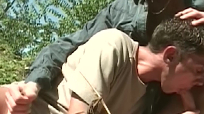 SEXUAL SIN GAY: Scenă cu găuri peticite 3 prieteni twink se fut reciproc cururile...