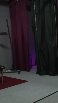 Garota sexy faz bdsm antes de foder