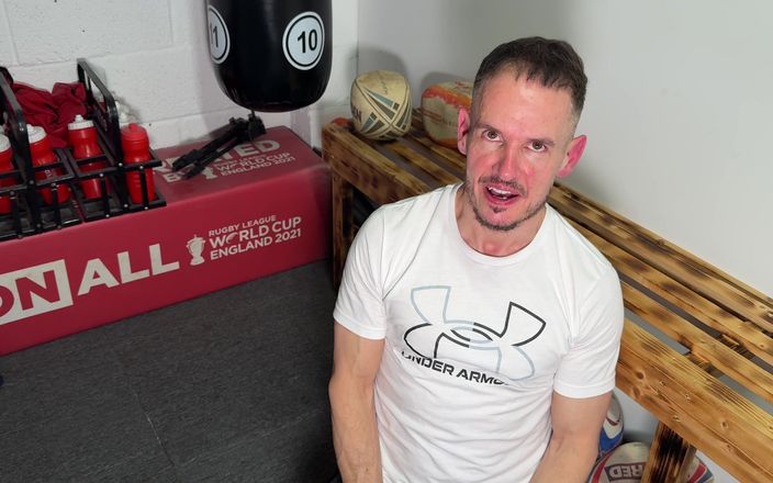Troy White UK: Sub Nick Rims, Smells &amp; Worships 3 Alphas