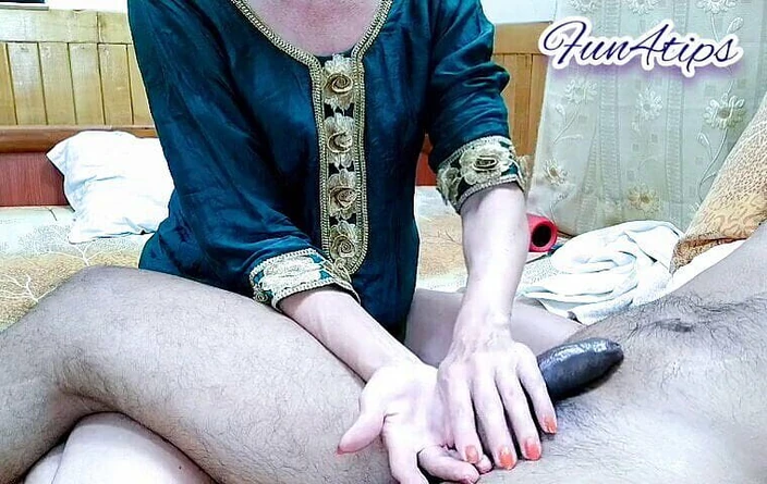 Bolly Karma: Pijat kontol 2