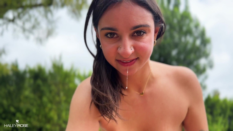 Hailey Rose: Prsatá přítelkyně je ošukaná venku a stříká všude! - Hailey Rose